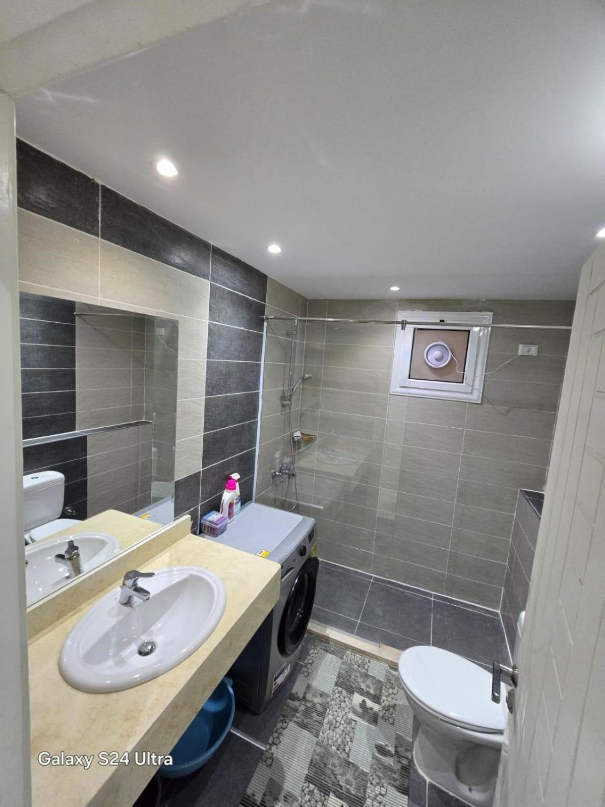 Brand New 3-bedroom Appartement *